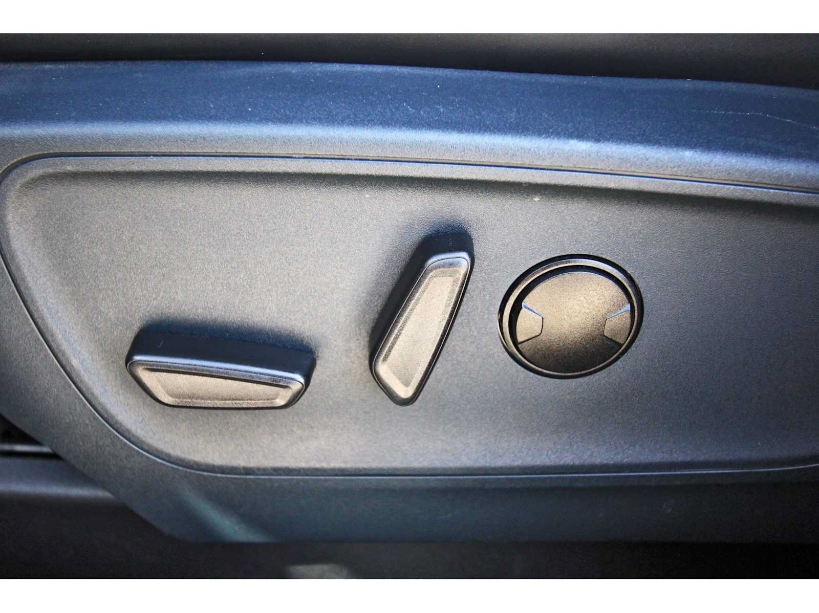 Used 2024 Ford Maverick Lariat w/ Black Appearance Package FWD image 28