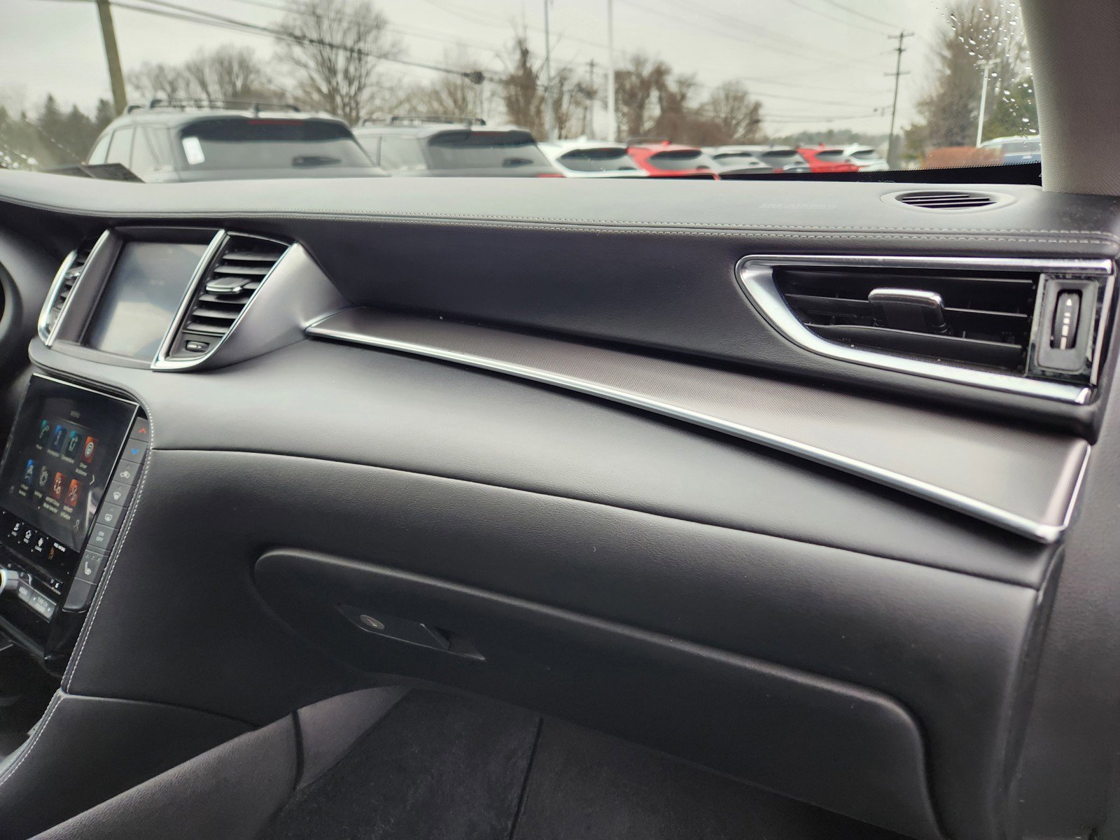 Used 2023 INFINITI QX50 Luxe image 17