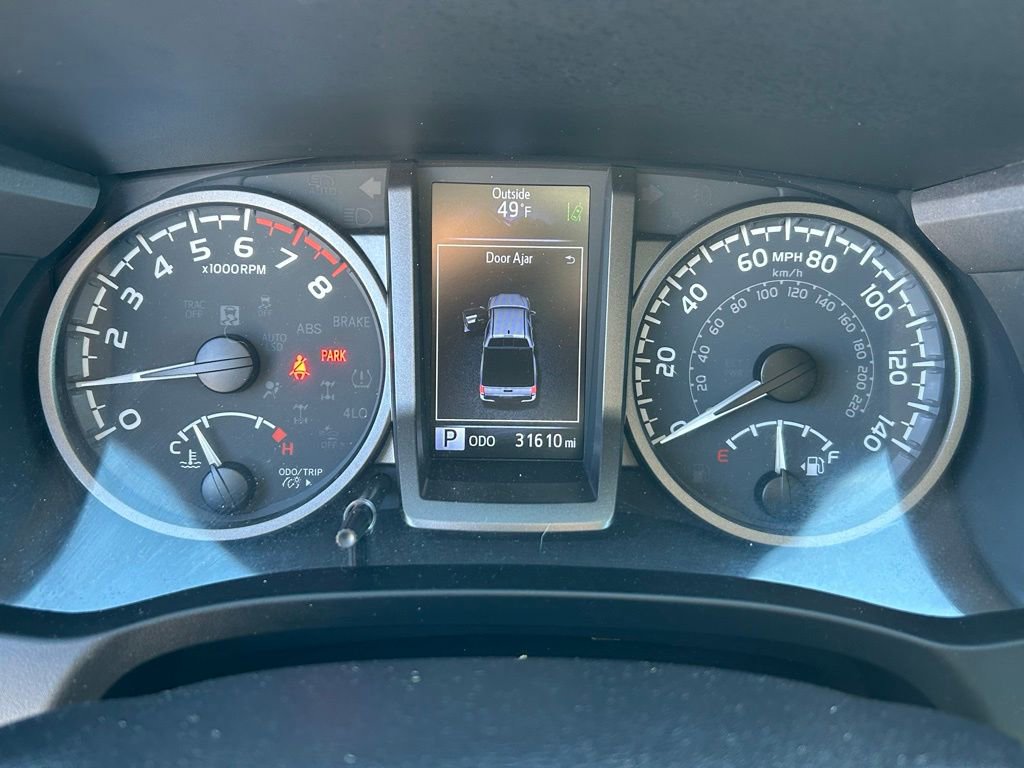 Used 2022 Toyota Tacoma TRD Off-Road w/ Technology Package image 17