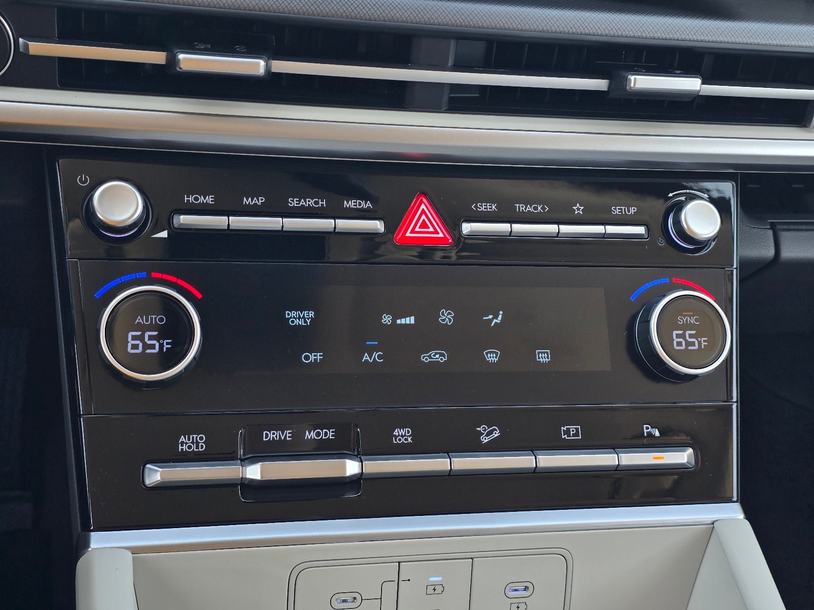 New 2026 Hyundai Santa Fe SE AWD/4WD image 19