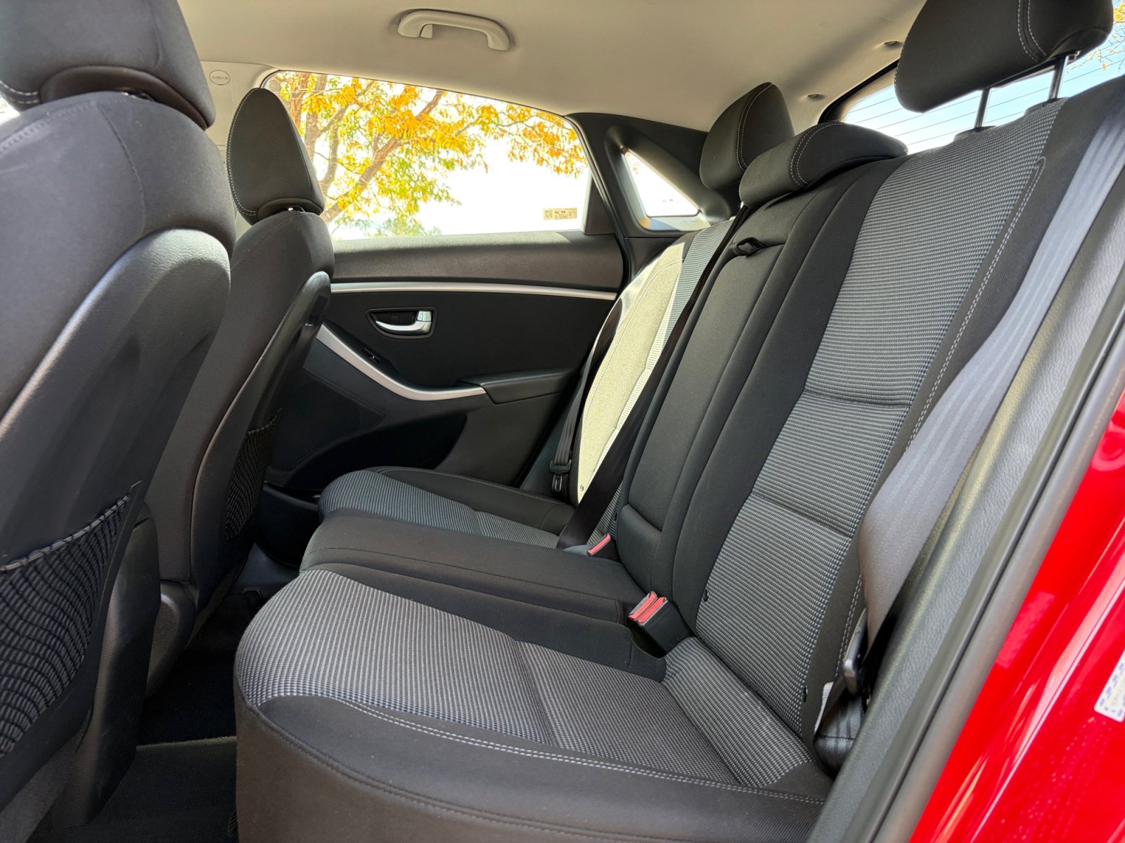 Used 2016 Hyundai Elantra GT FWD image 29