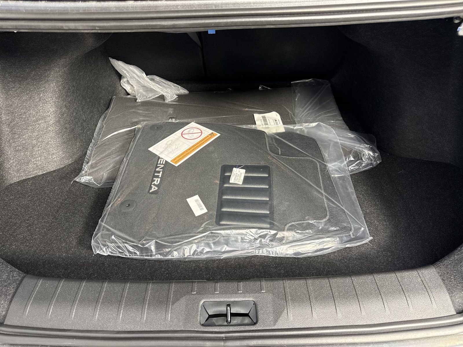 New 2026 Nissan Sentra SV w/ SV Convenience Package FWD image 32
