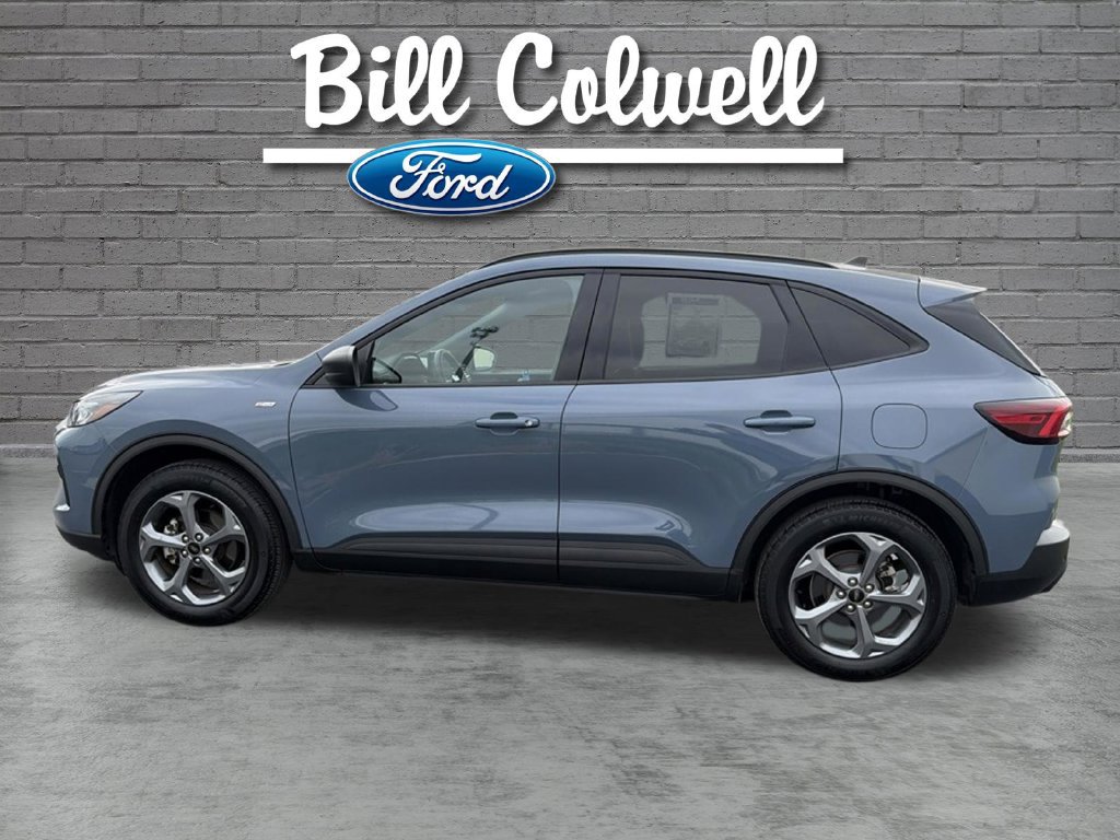 Used 2025 Ford Escape ST-Line w/ Tech Pack #1 AWD/4WD image 8