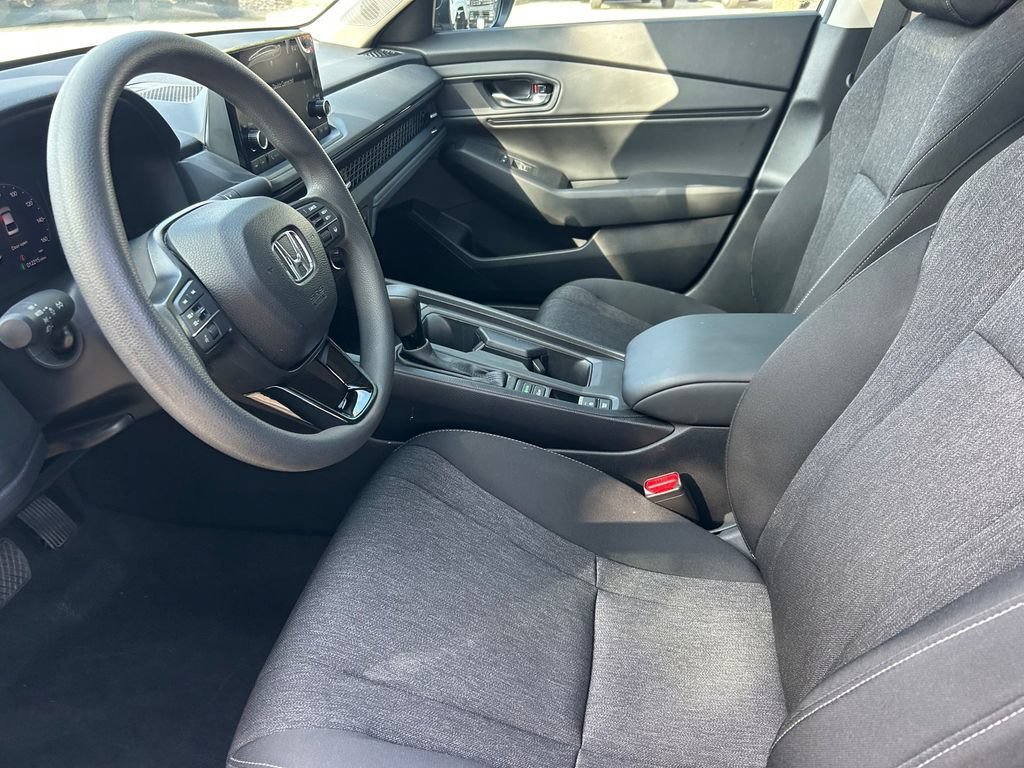 Used 2025 Honda Accord SE image 11