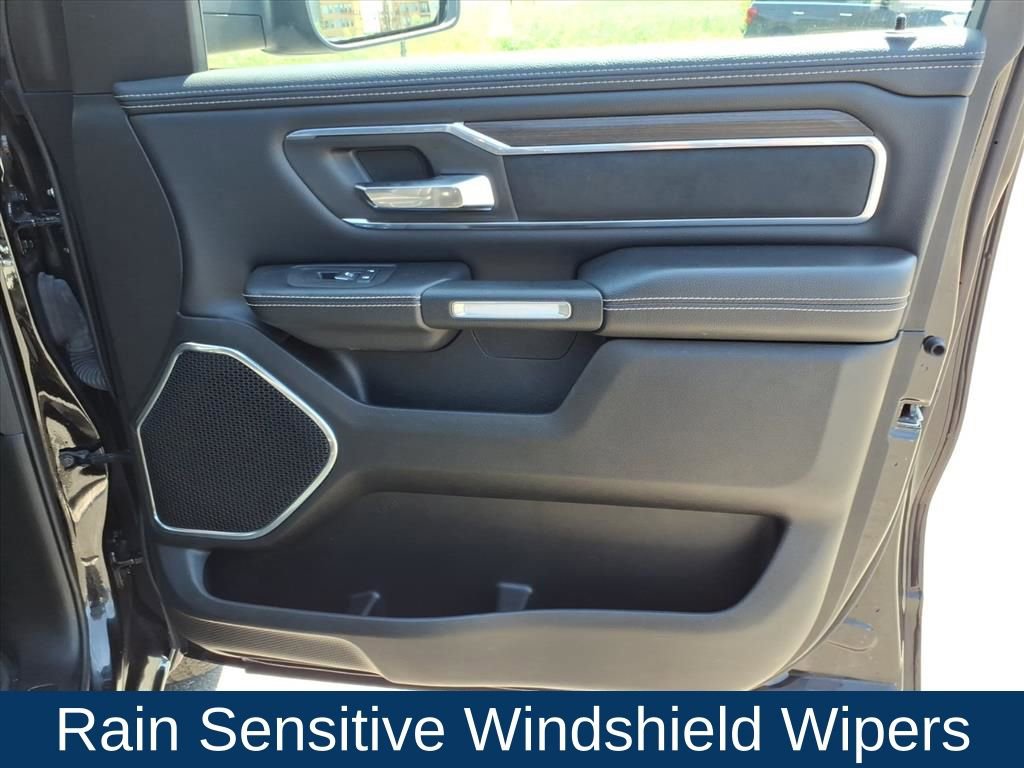 Used 2025 RAM 1500 Laramie AWD/4WD image 27