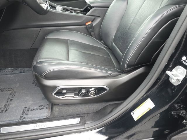 Used 2024 Jeep Grand Cherokee Overland w/ Adv Protech Group III image 17