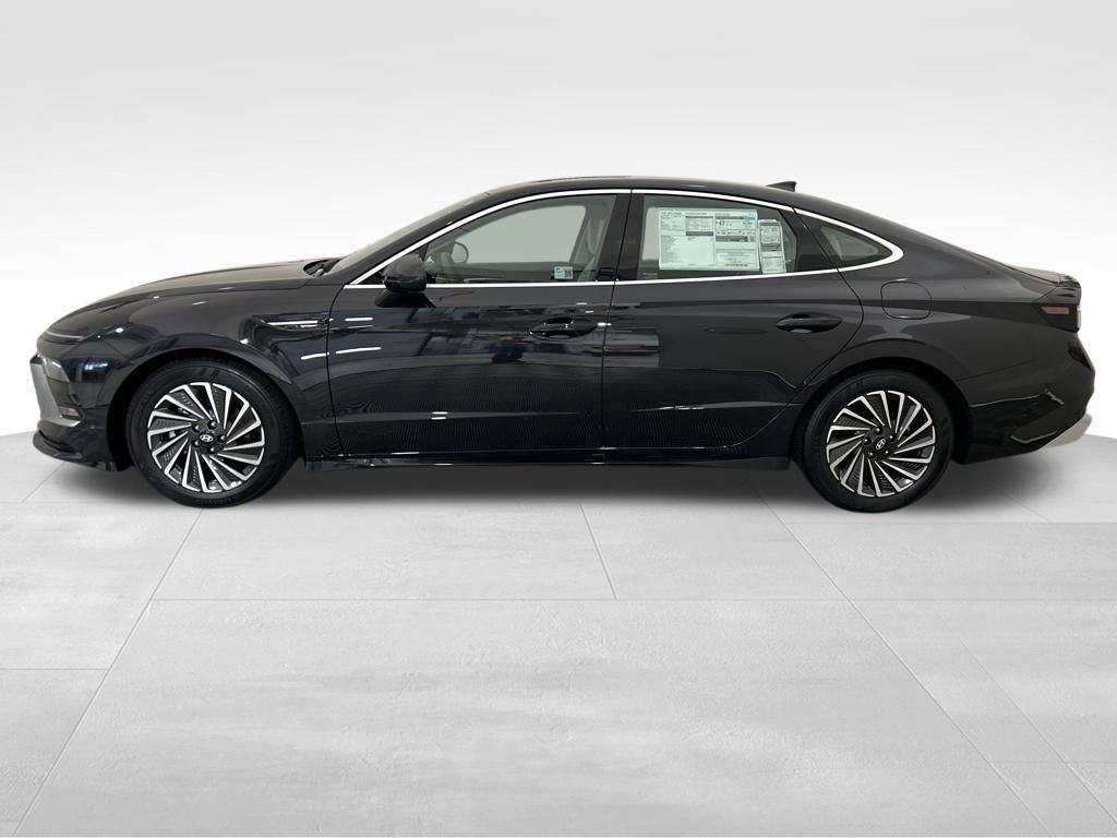 Used 2025 Hyundai Sonata SEL image 2