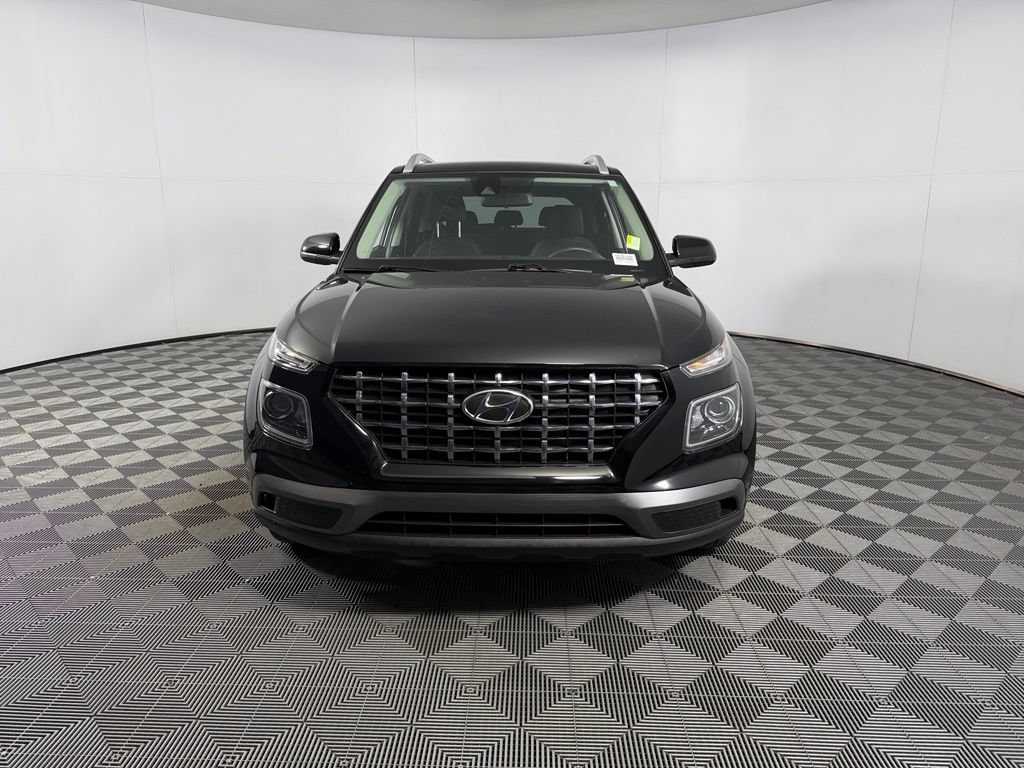 Used 2022 Hyundai Venue SEL FWD image 4