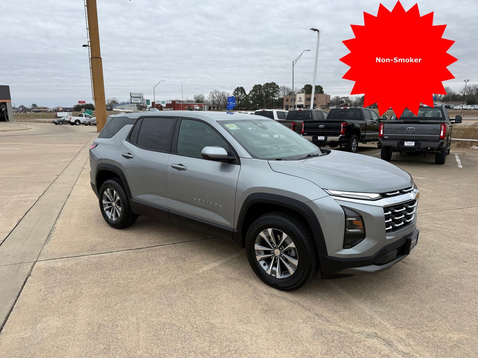 Used 2025 Chevrolet Equinox LT FWD image 3