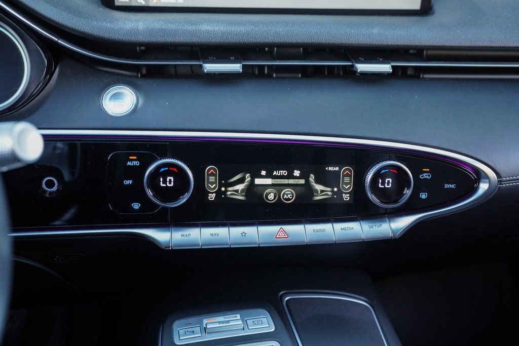 Used 2023 Genesis GV70 2.5T Select image 33