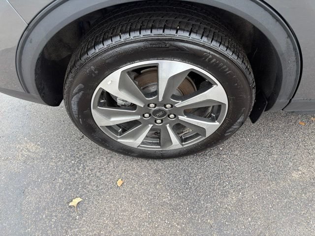 Certified 2025 Ford Escape Platinum AWD/4WD image 9