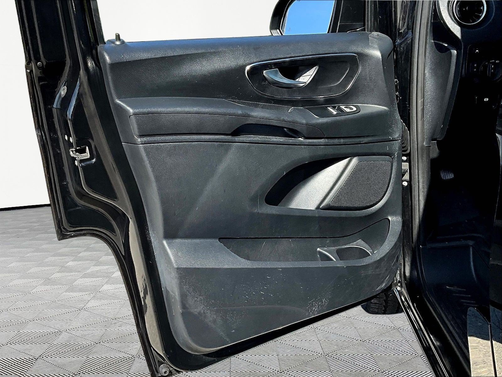 Used 2023 Mercedes-Benz Metris Passenger image 18