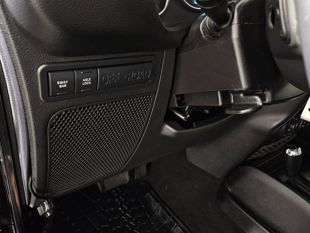 Used 2014 Jeep Wrangler Unlimited Rubicon w/ Connectivity Group AWD/4WD image 24