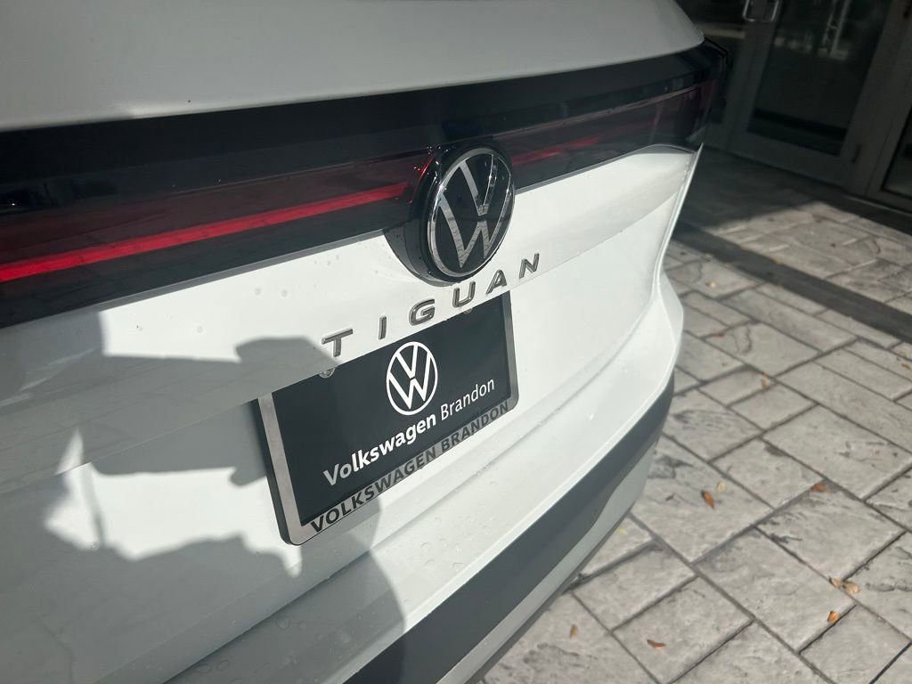 Used 2025 Volkswagen Tiguan S image 31
