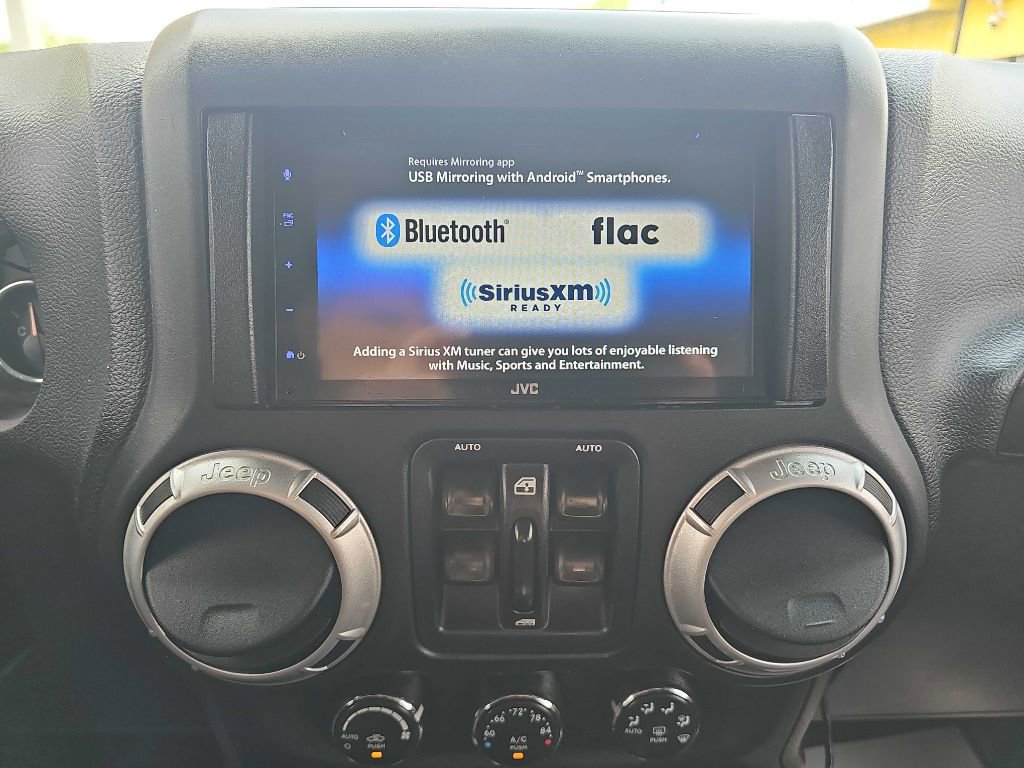 Used 2014 Jeep Wrangler Unlimited Rubicon w/ Connectivity Group image 31