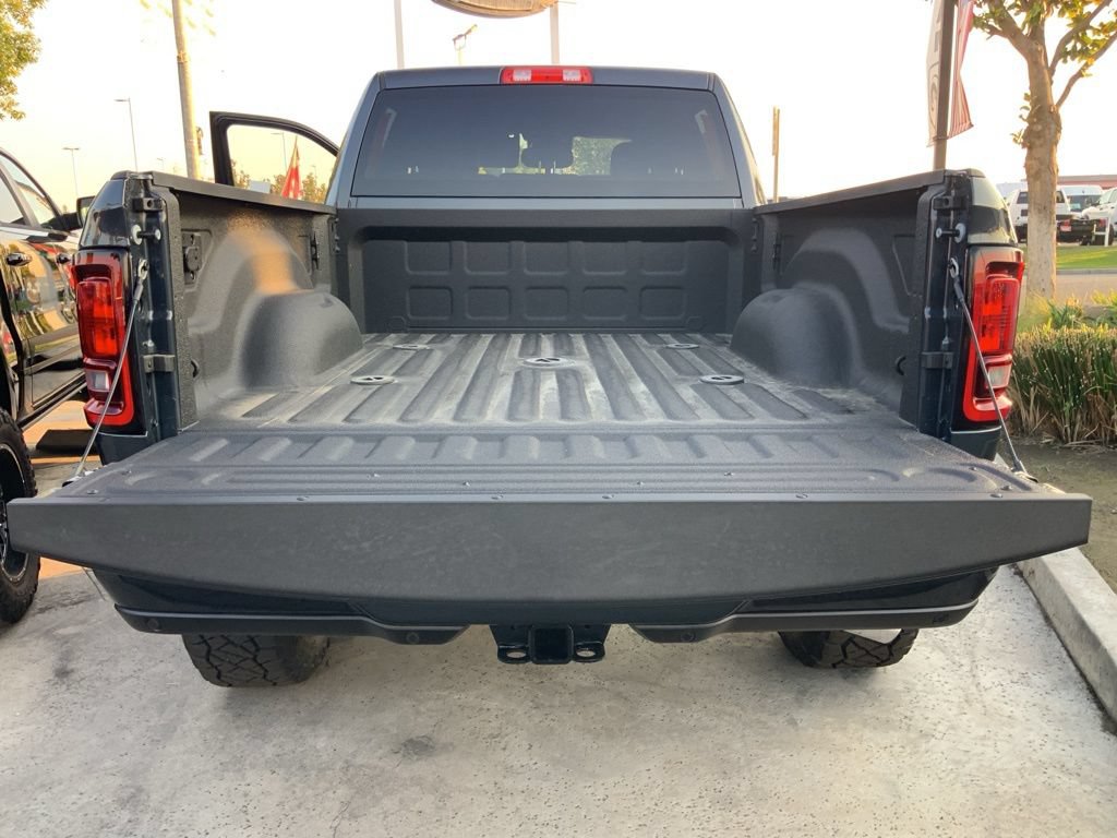 New 2025 RAM 2500 Big Horn AWD/4WD image 10