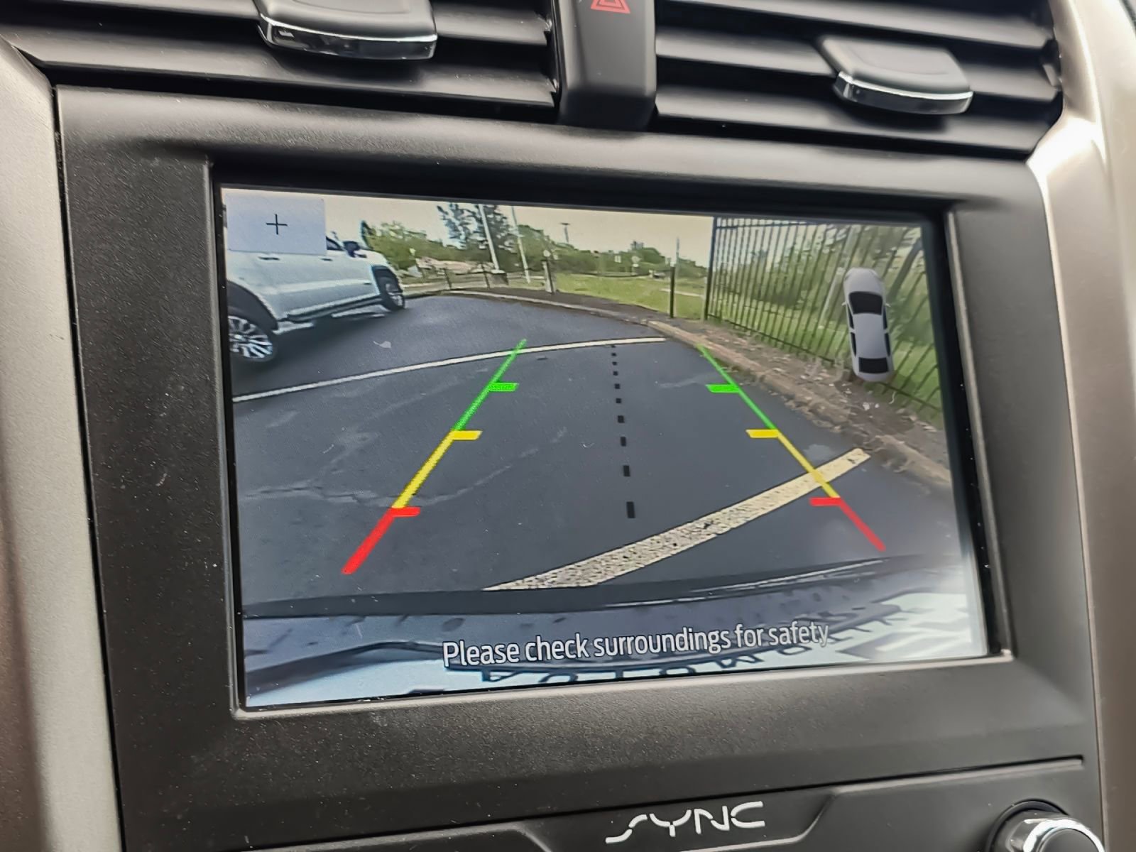 Used 2020 Ford Fusion SE FWD image 17