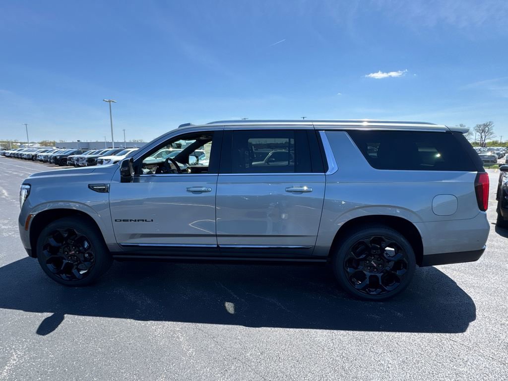 New 2026 GMC Yukon XL Denali Ultimate AWD/4WD image 9