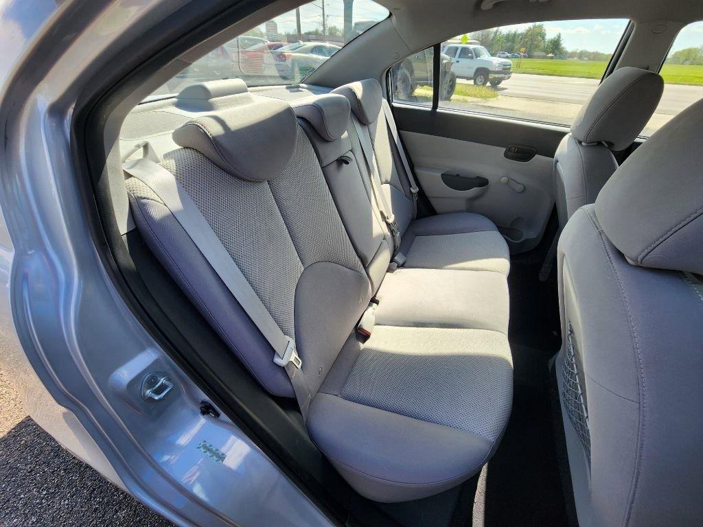 Used 2011 Hyundai Accent GLS FWD image 19