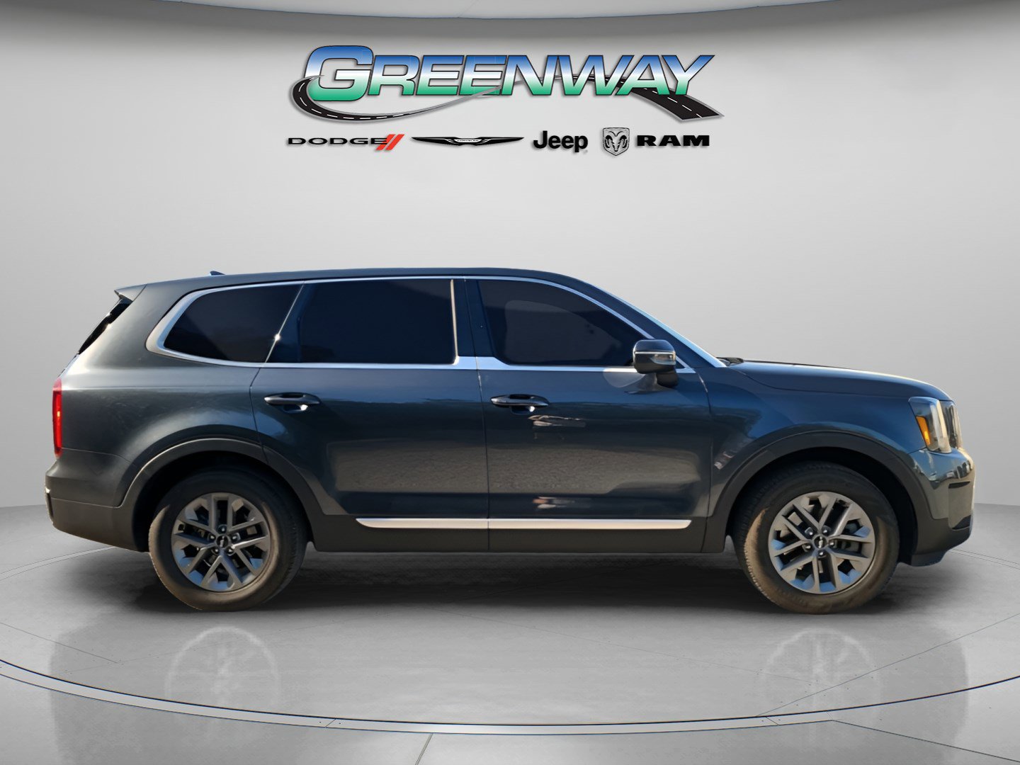 Used 2024 Kia Telluride LX image 4