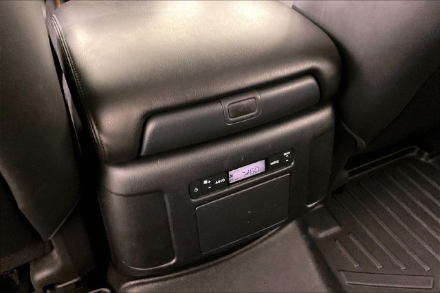 Used 2021 Nissan Armada SL w/ Captain's Chairs Package AWD/4WD image 9