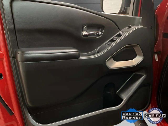 Used 2025 Nissan Frontier SV image 27