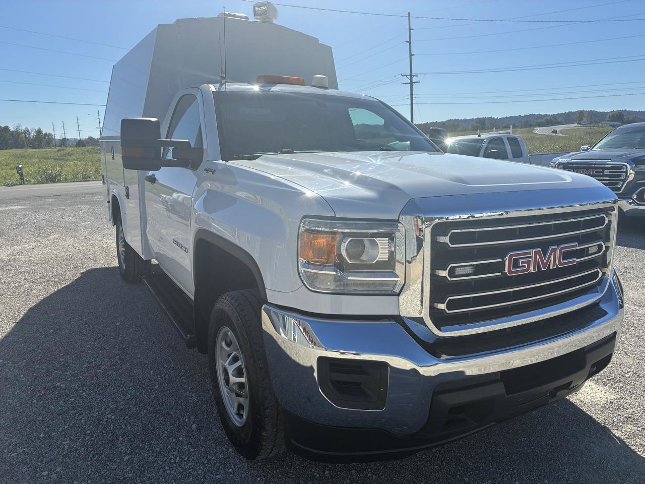 Used 2017 GMC Sierra 3500 4x4 Regular Cab image 4