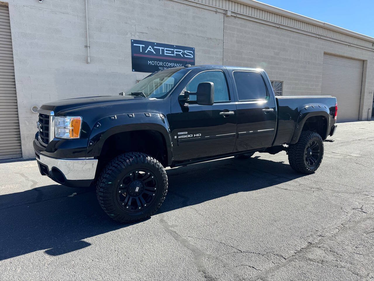 Used 2007 GMC Sierra 2500 SLE w/ Z71 Off-Road Package AWD/4WD image 4