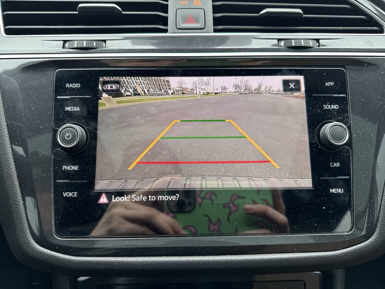 Used 2024 Volkswagen Tiguan SE R-Line image 16