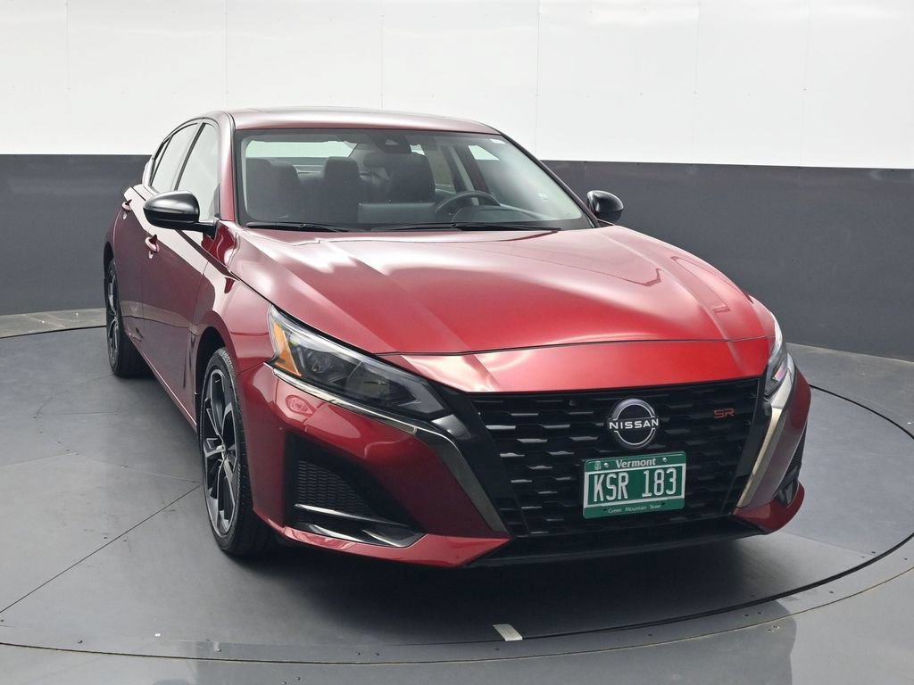 Used 2024 Nissan Altima 2.5 SR w/ SR Premium Package AWD/4WD image 15