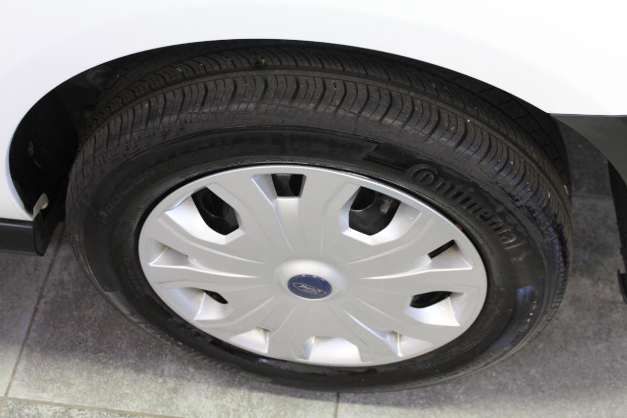 Used 2022 Ford Transit Connect XL image 30