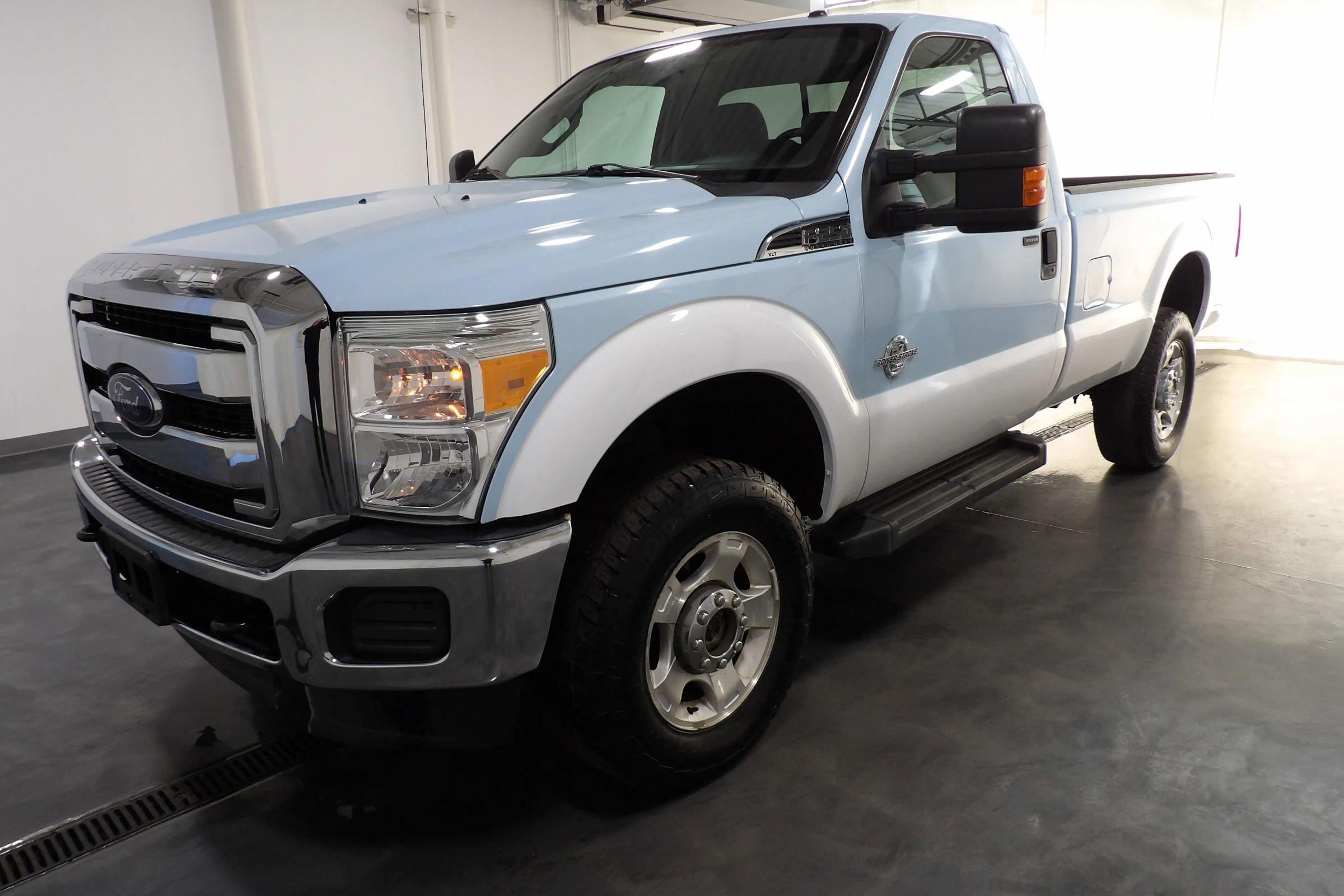 Used 2015 Ford F250 XLT w/ XLT Interior Package image 4