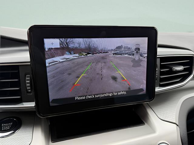 Used 2022 Ford Explorer XLT w/ Equipment Group 202A AWD/4WD image 13