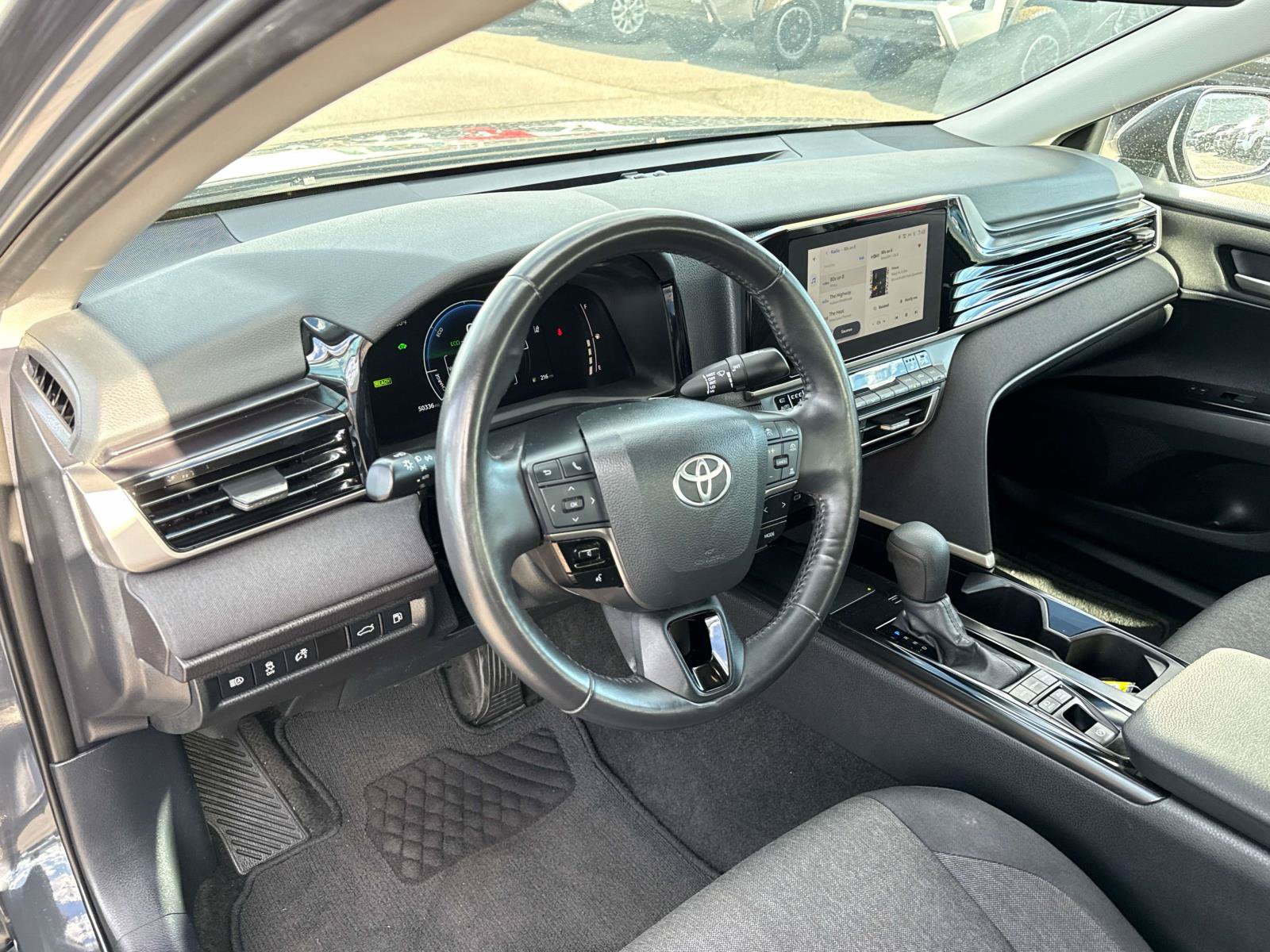 Used 2025 Toyota Camry XLE AWD/4WD image 10