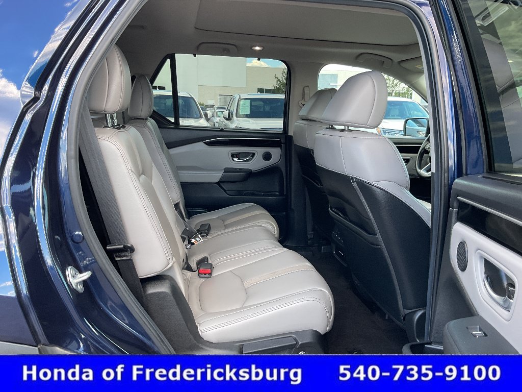 Certified 2025 Honda Pilot Touring image 19
