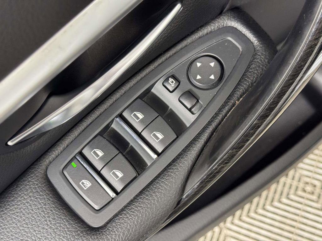 Used 2018 BMW 340i xDrive Sedan w/ Premium Package AWD/4WD image 18
