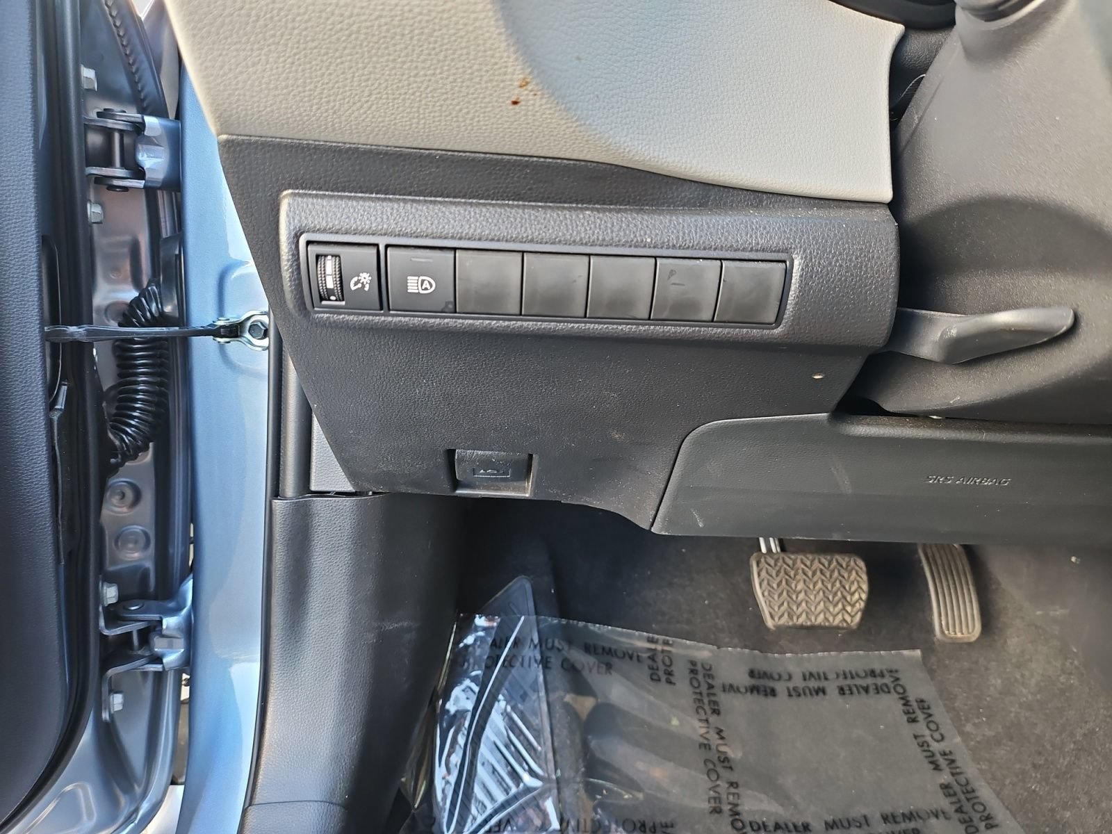 Used 2025 Toyota Corolla LE w/ Convenience Package FWD image 25