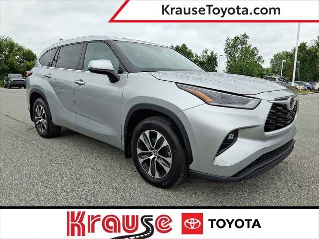 Certified 2021 Toyota Highlander XLE image 1