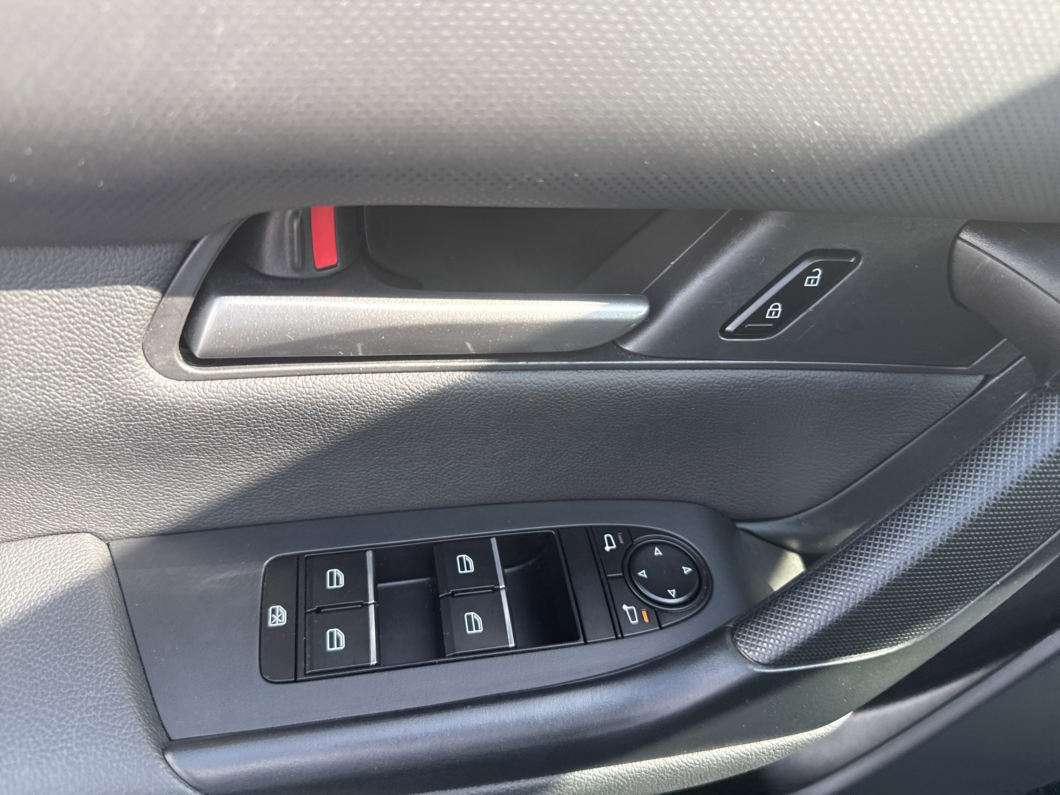 Used 2025 MAZDA CX-50 AWD 2.5 S w/ Preferred Package image 17