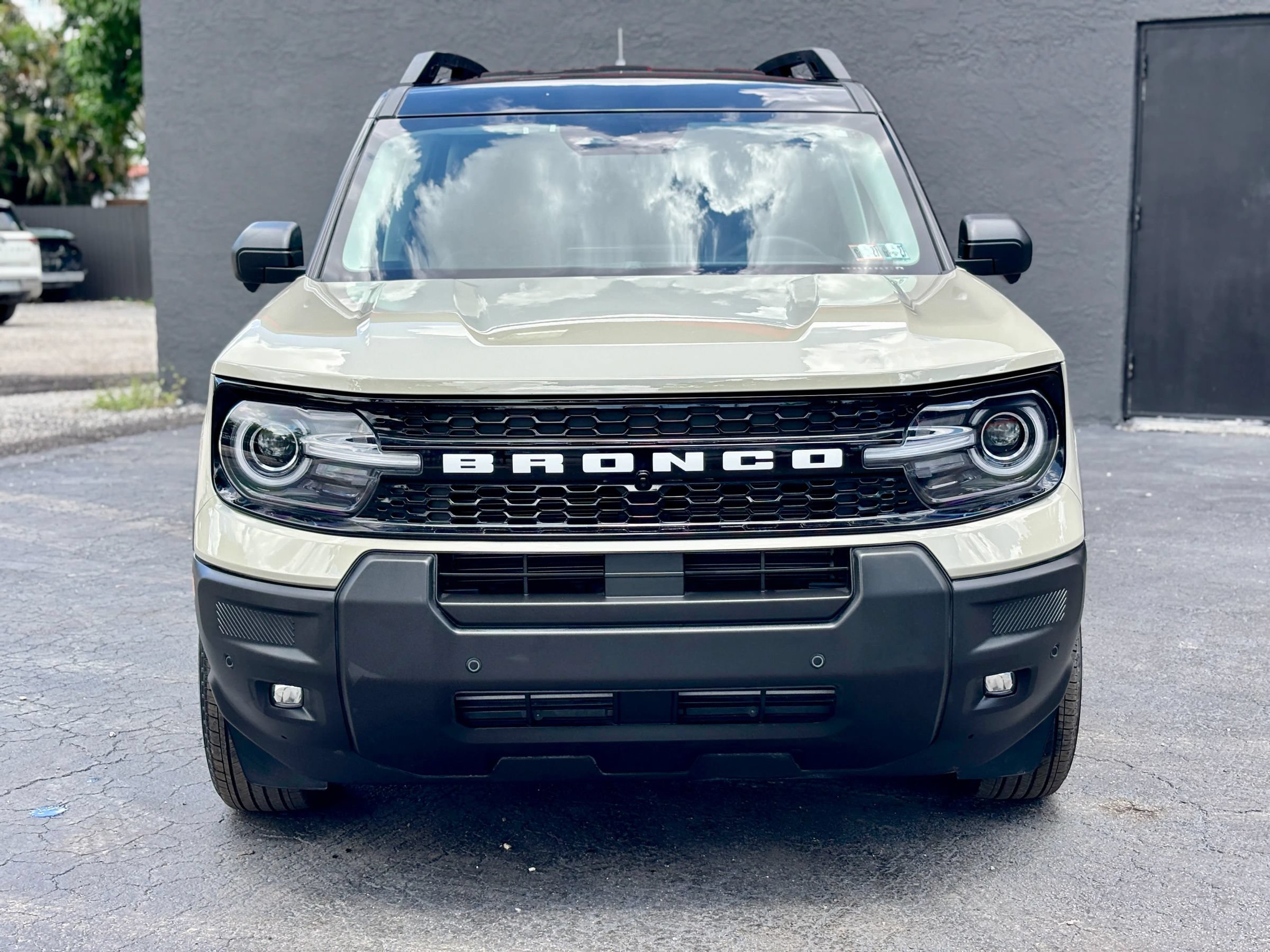 Used 2025 Ford Bronco Sport Outer Banks w/ Outer Banks Tech Package+ AWD/4WD image 2