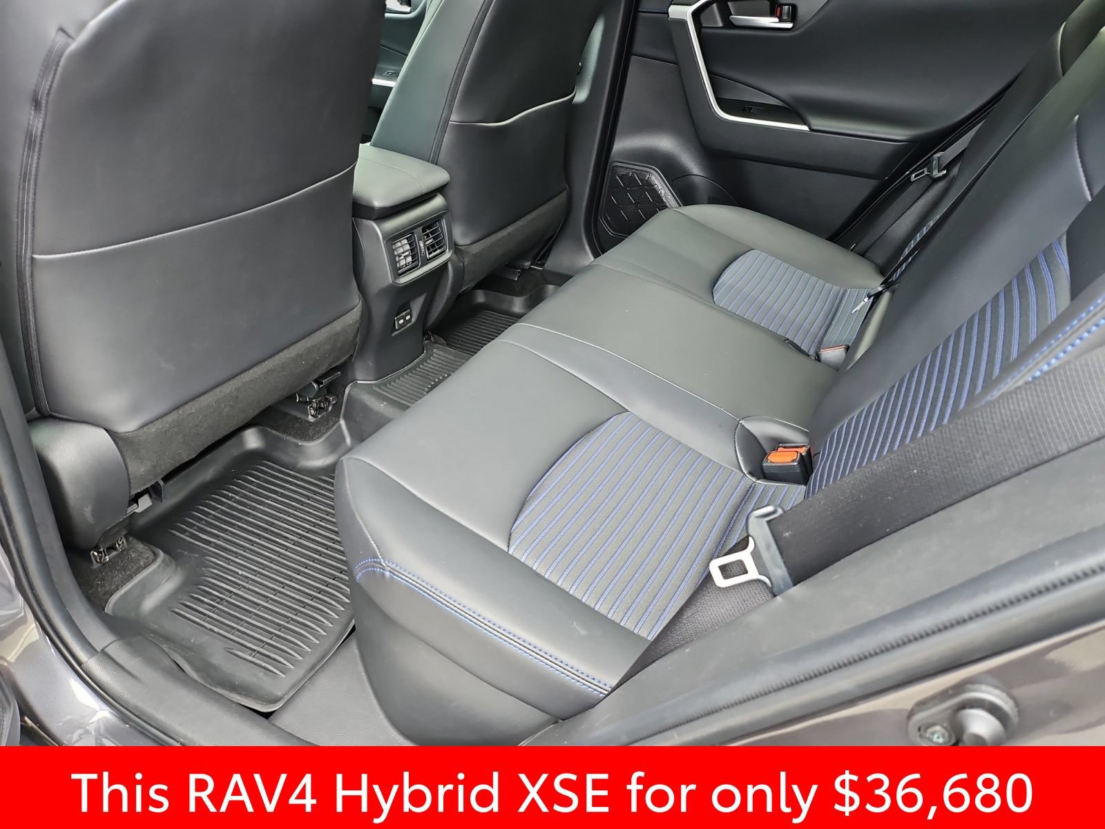 Used 2024 Toyota RAV4 XSE AWD/4WD image 33