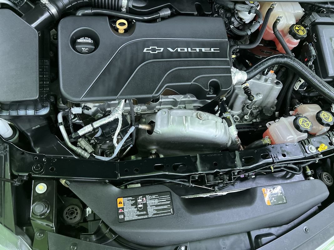 Used 2017 Chevrolet Volt Premier w/ Driver Confidence II Package FWD image 30