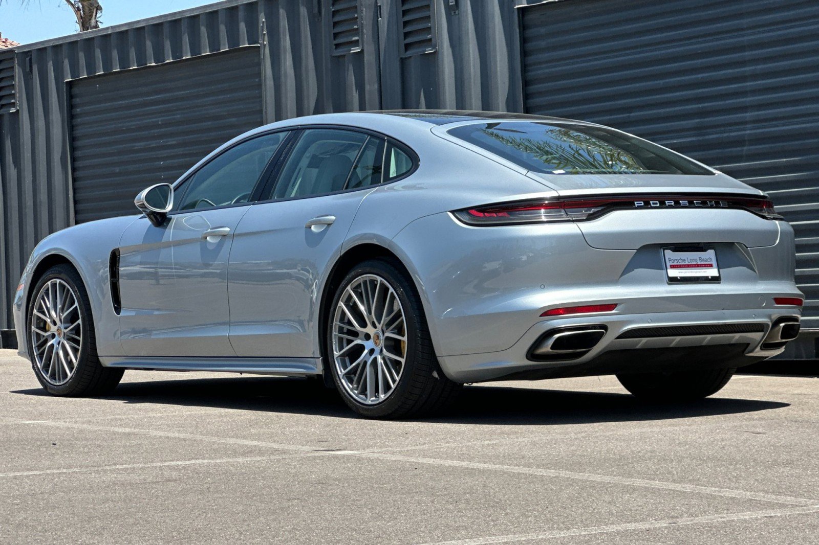 Certified 2021 Porsche Panamera image 3