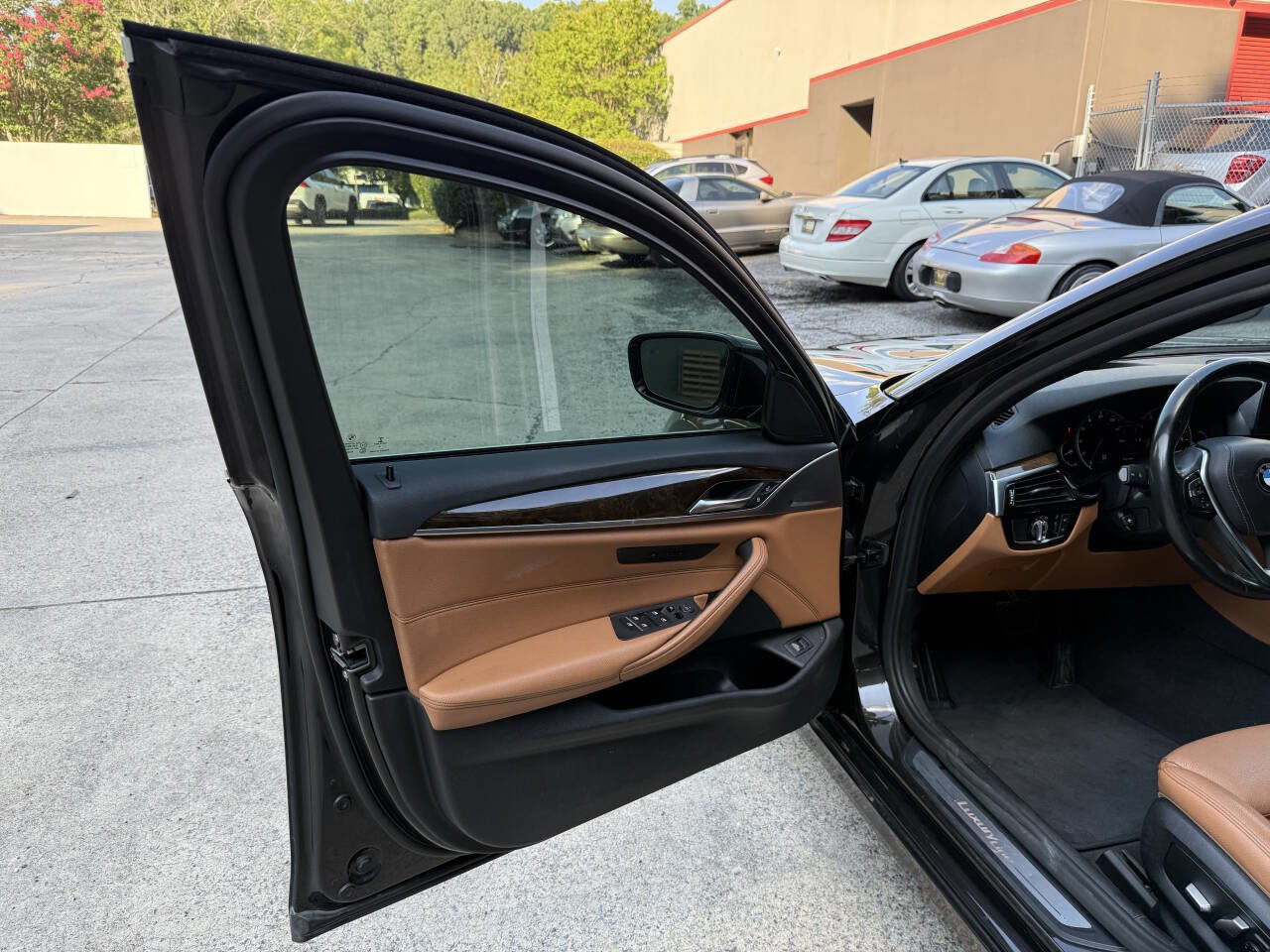 Used 2019 BMW 530i w/ Luxury Package RWD image 38