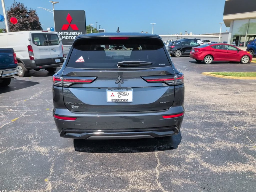 New 2026 Mitsubishi Outlander LE AWD/4WD image 7