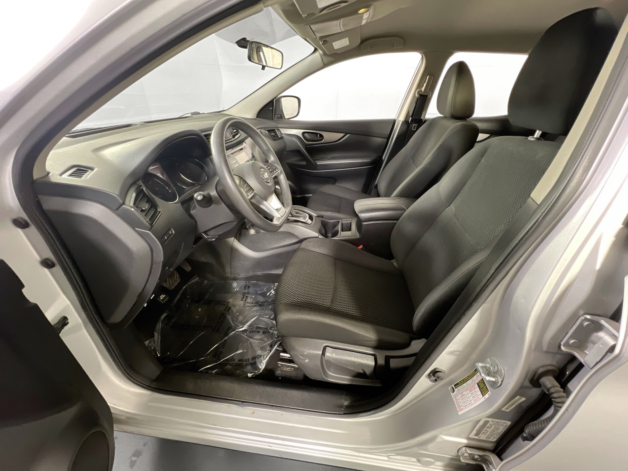 Used 2018 Nissan Rogue Sport S AWD/4WD image 19