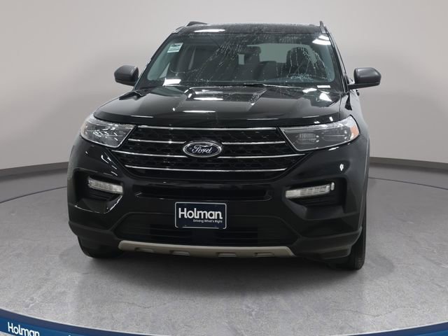 Used 2023 Ford Explorer XLT w/ Equipment Group 202A image 3