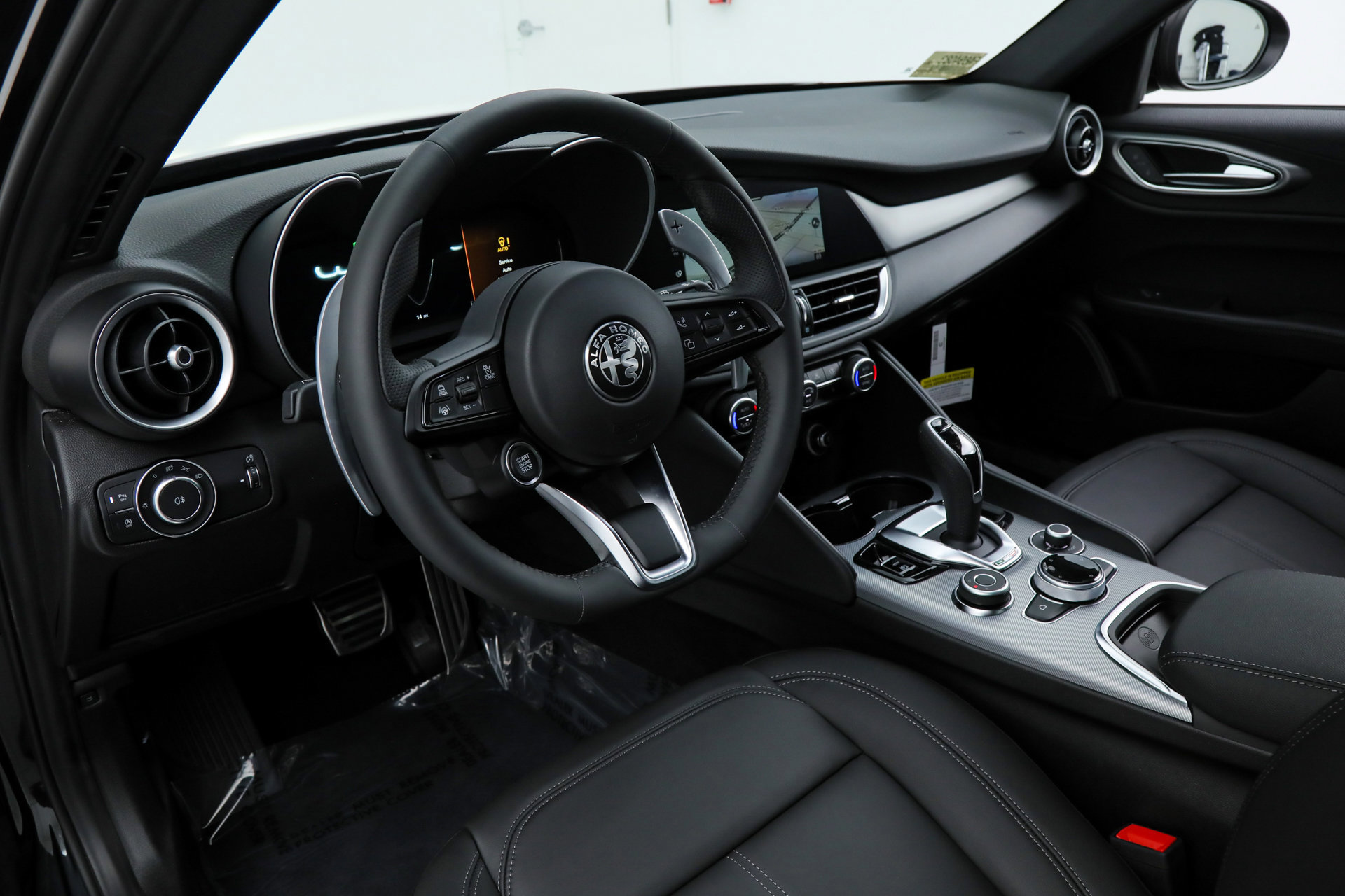 New 2025 Alfa Romeo Giulia w/ Driving Assist Package image 18