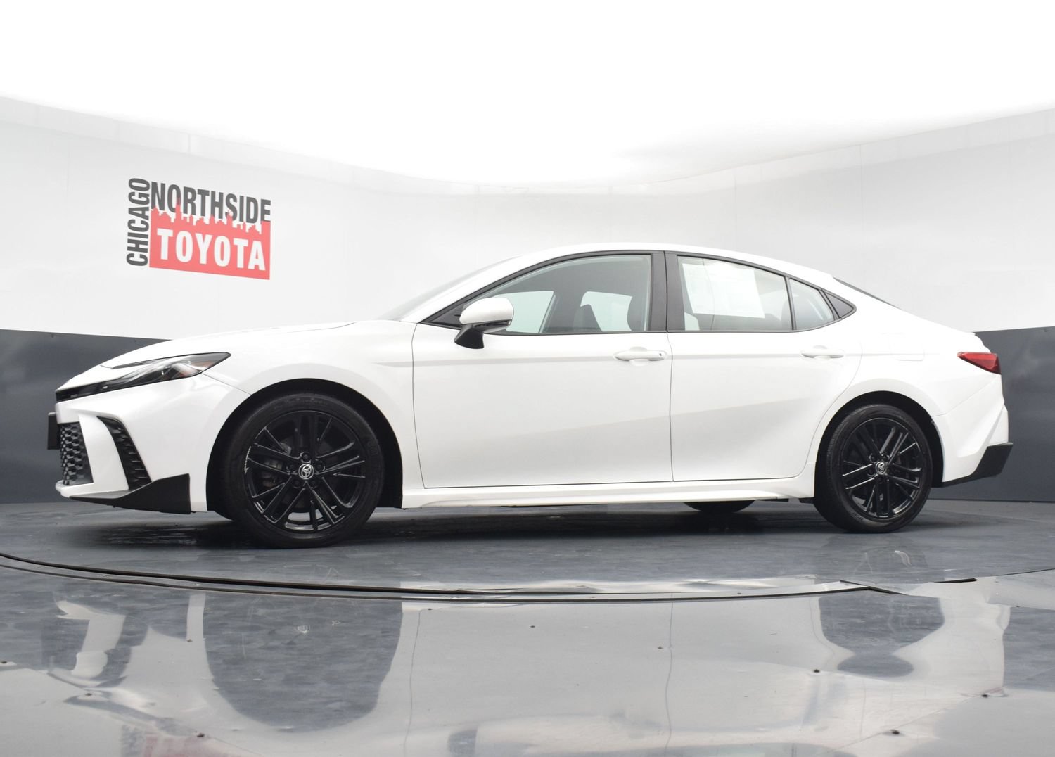 Used 2025 Toyota Camry SE FWD image 25