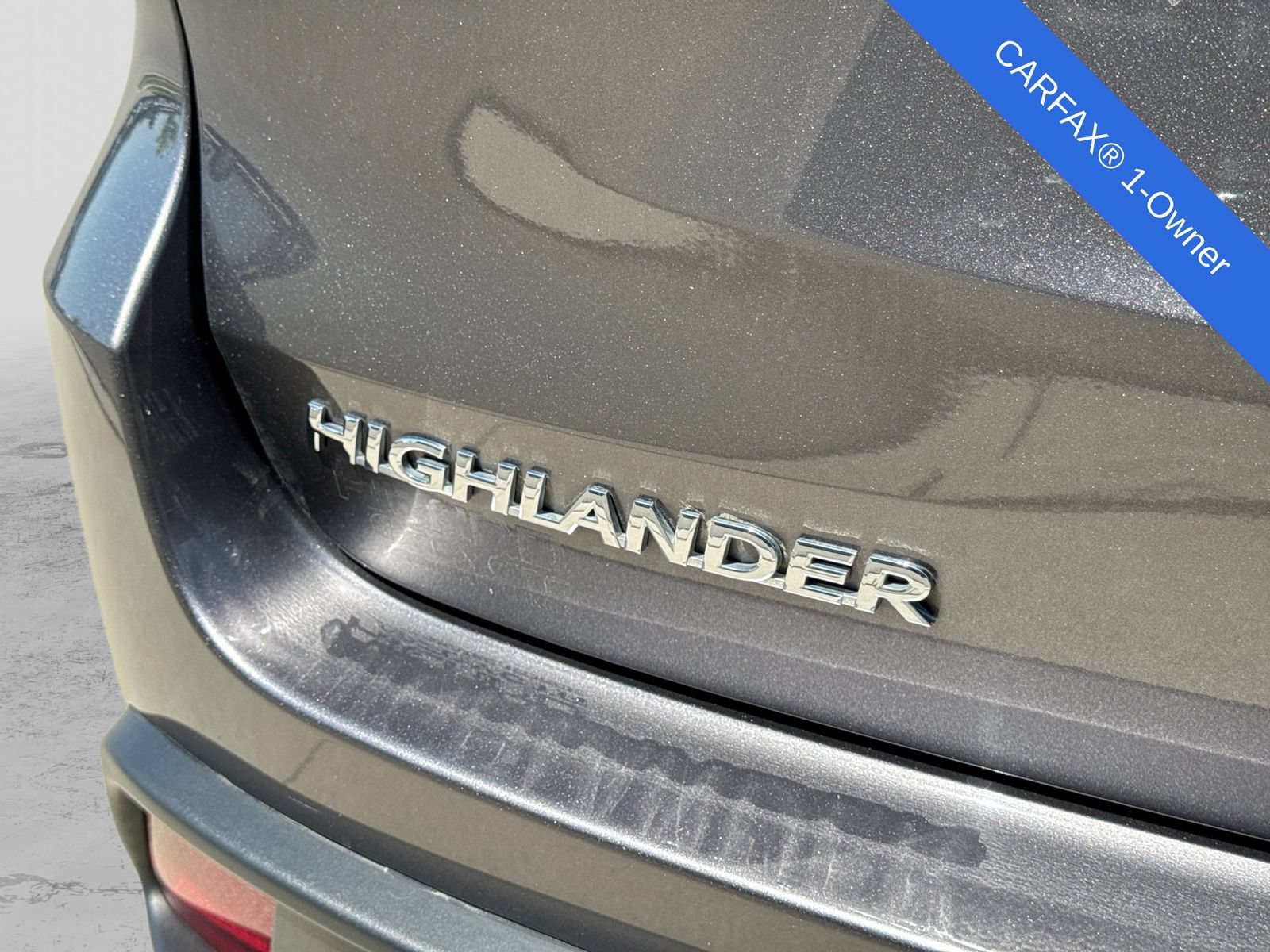 Used 2019 Toyota Highlander XLE w/ Carpet Mat Package (TMS) AWD/4WD image 15